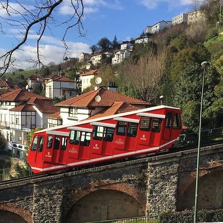 La Casita Verde. Metro Cerca Del Casco Viejo Bilbao Kültér fotó