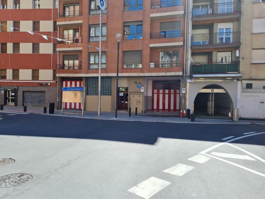 La Casita Verde. Metro Cerca Del Casco Viejo Bilbao Kültér fotó