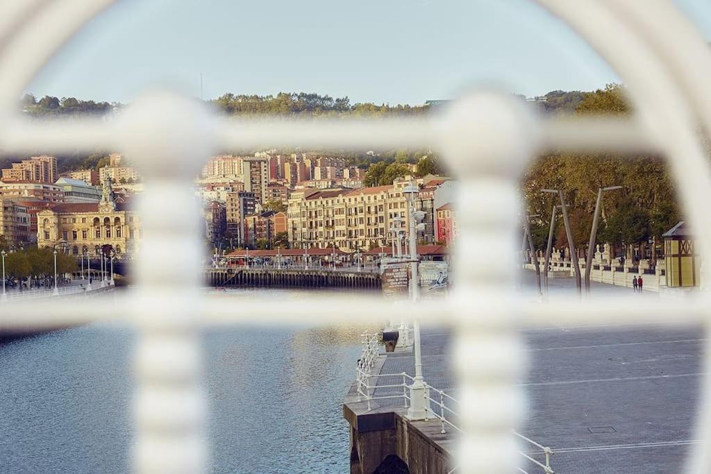 La Casita Verde. Metro Cerca Del Casco Viejo Bilbao Kültér fotó