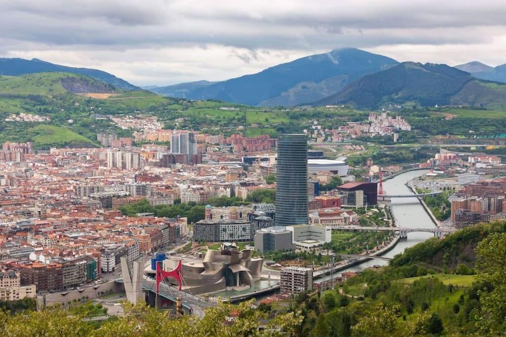 La Casita Verde. Metro Cerca Del Casco Viejo Bilbao Kültér fotó